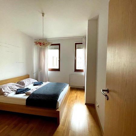 Central Apartment With Balcony Budapest Exterior photo