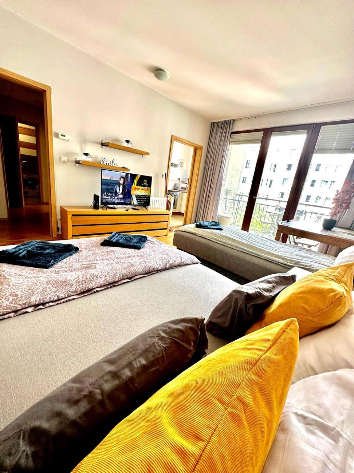 Central Apartment With Balcony Budapest Exterior photo